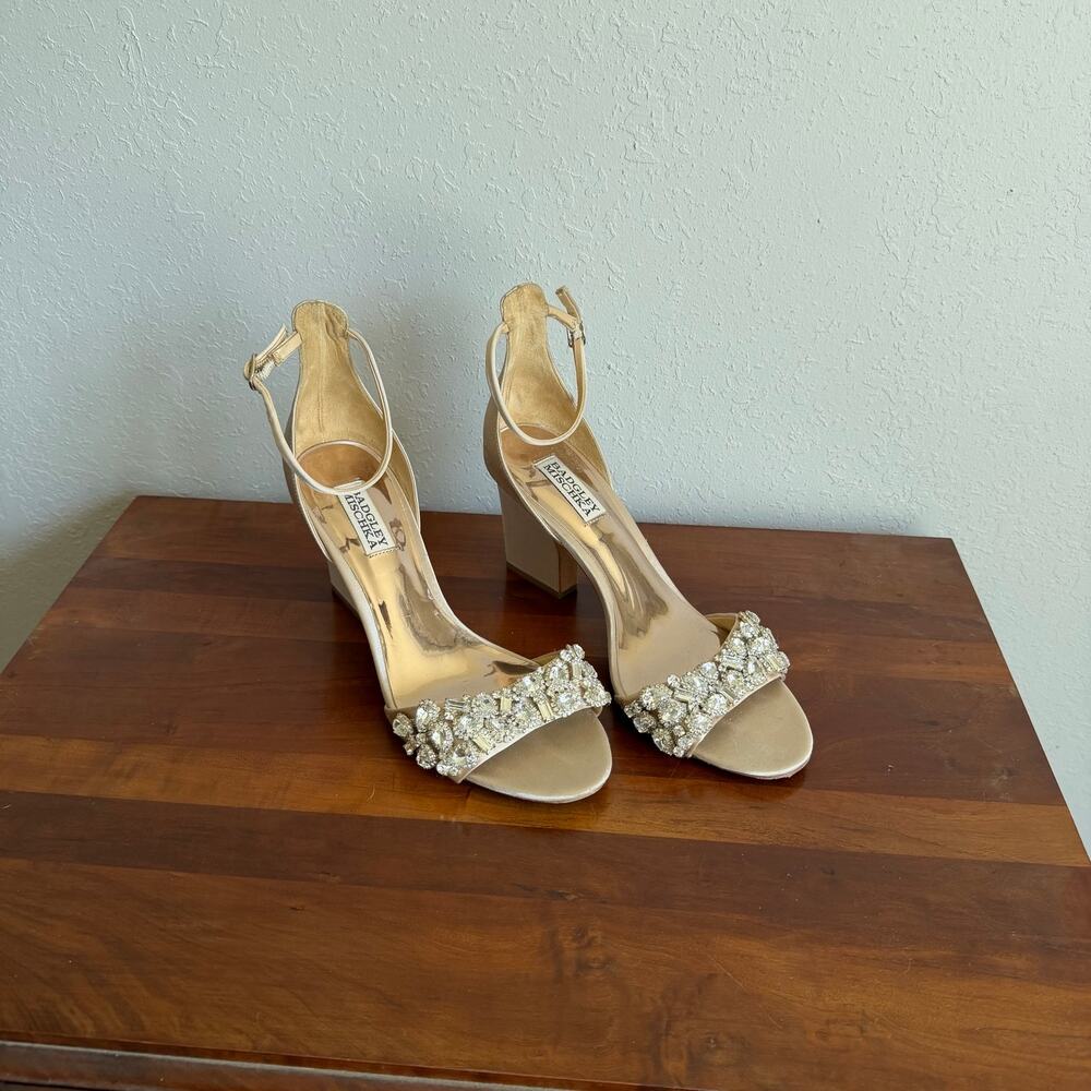 Badgley Mischka Finesse Ankle Strap Champagne Gold Block Heel Sandal Womens 8.5